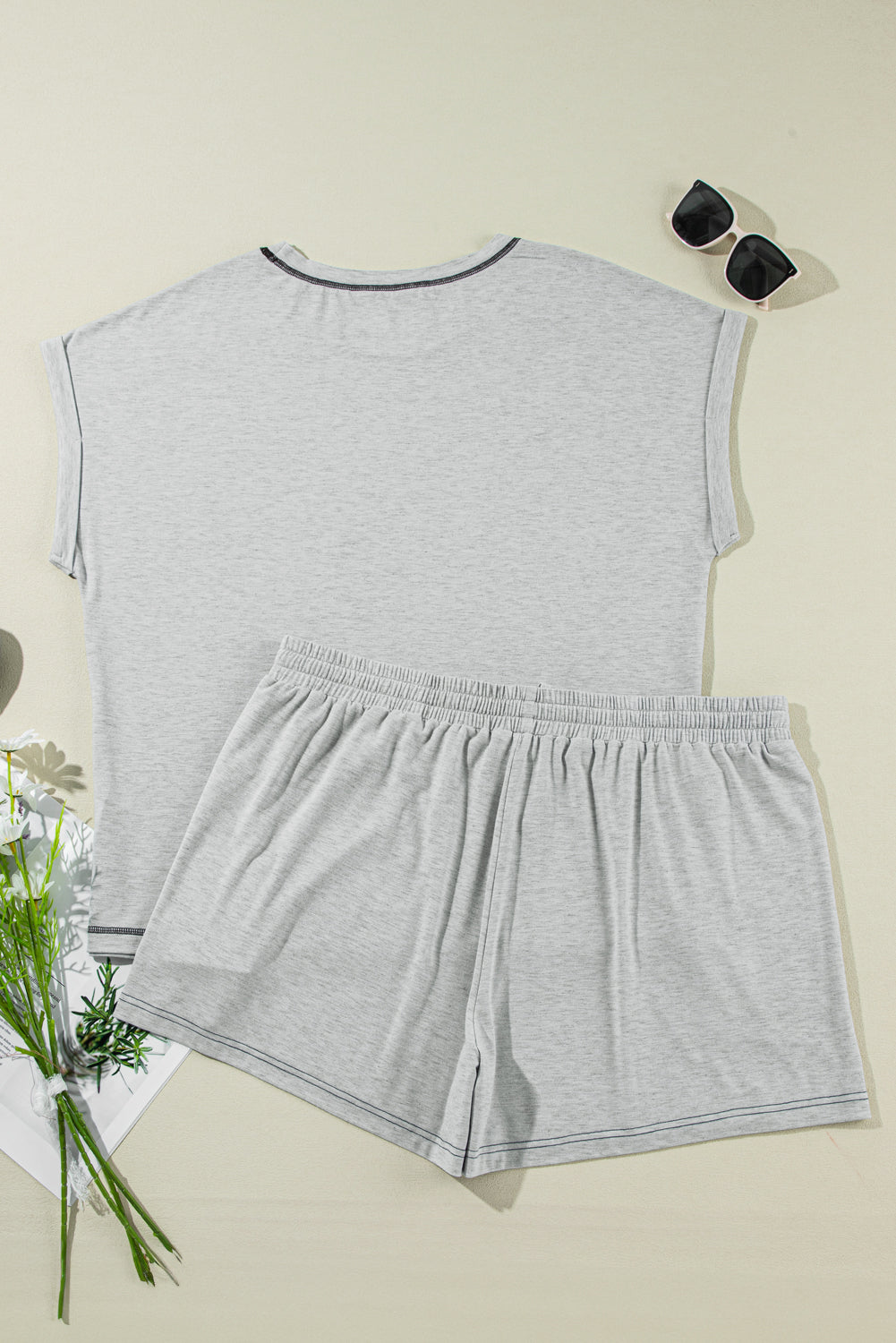 Gray Contrast Stitching Cuffed Sleeve Plus Shorts Set